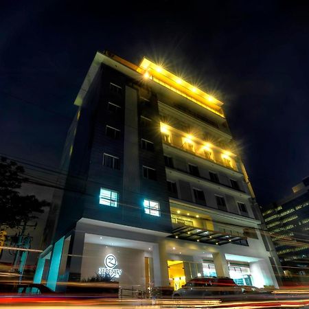 Zerenity Hotel & Suites Cebu Exterior photo